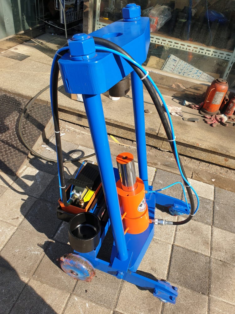 대부 황소 킹핀프레스 대형작기 에어발펌프+유압램50톤150mm포함